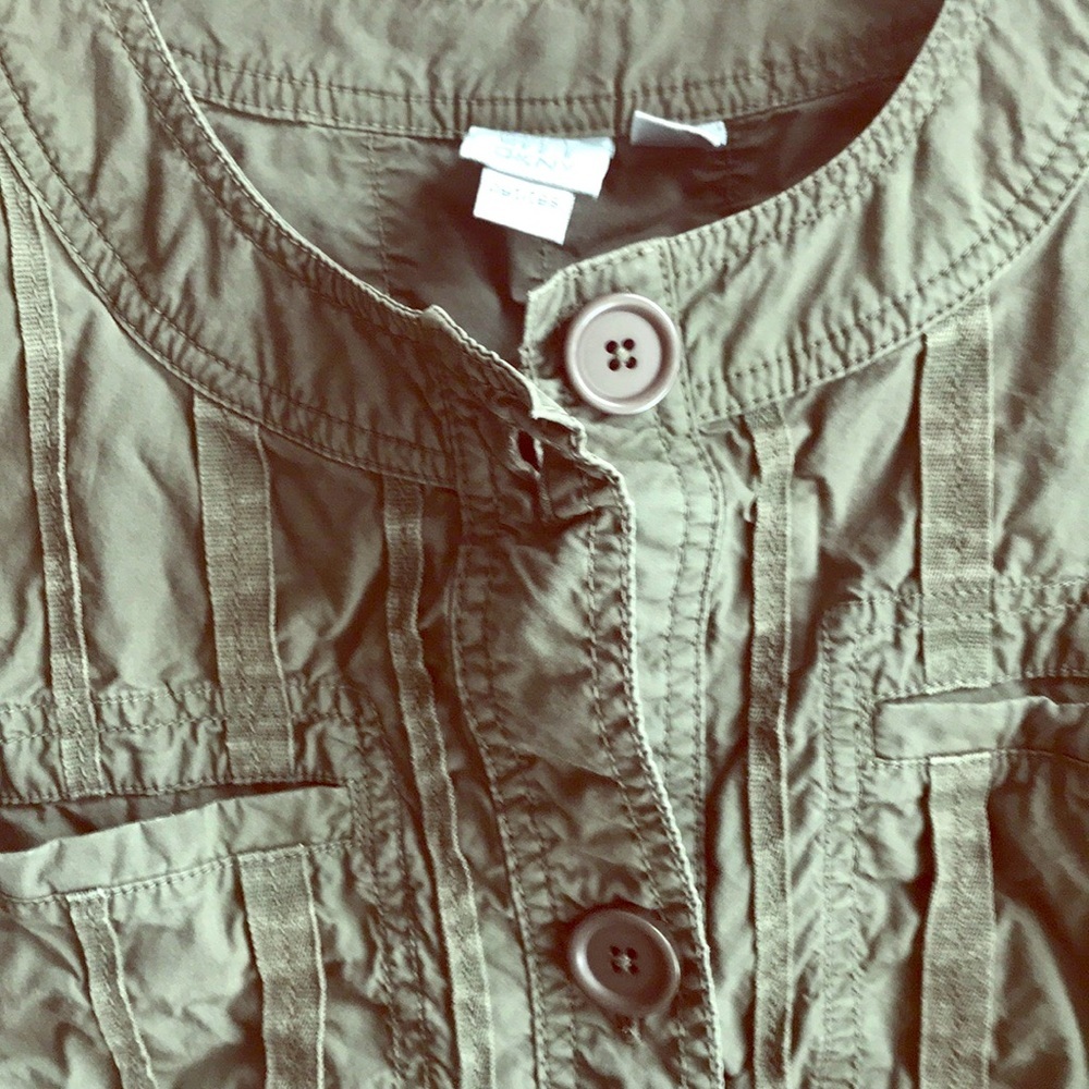 DKNY  CITY DKNY army green waist /crop NWOT 10 petite textured - Picture 9 of 12